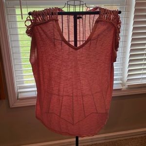 Adorable and comfy top.